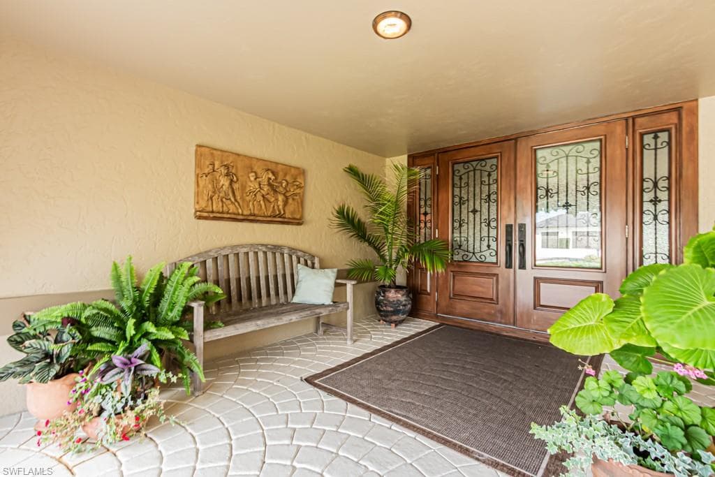 2308 Kings Lake Blvd, Naples, FL 34112-4