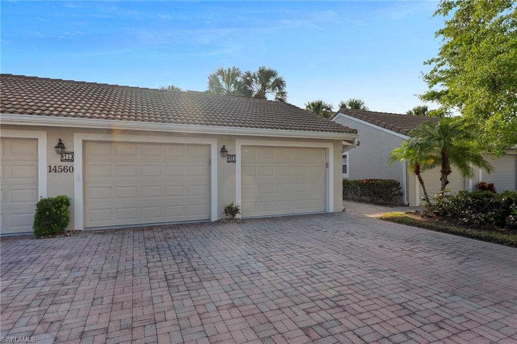 14560 Red Fox Run 509, Naples, FL 34110-4