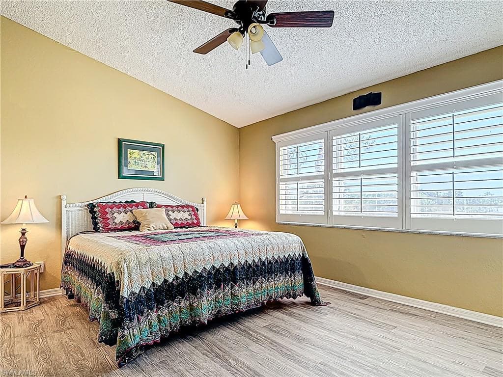 1070 Woodshire Ln E310, Naples, Fl 34105-10