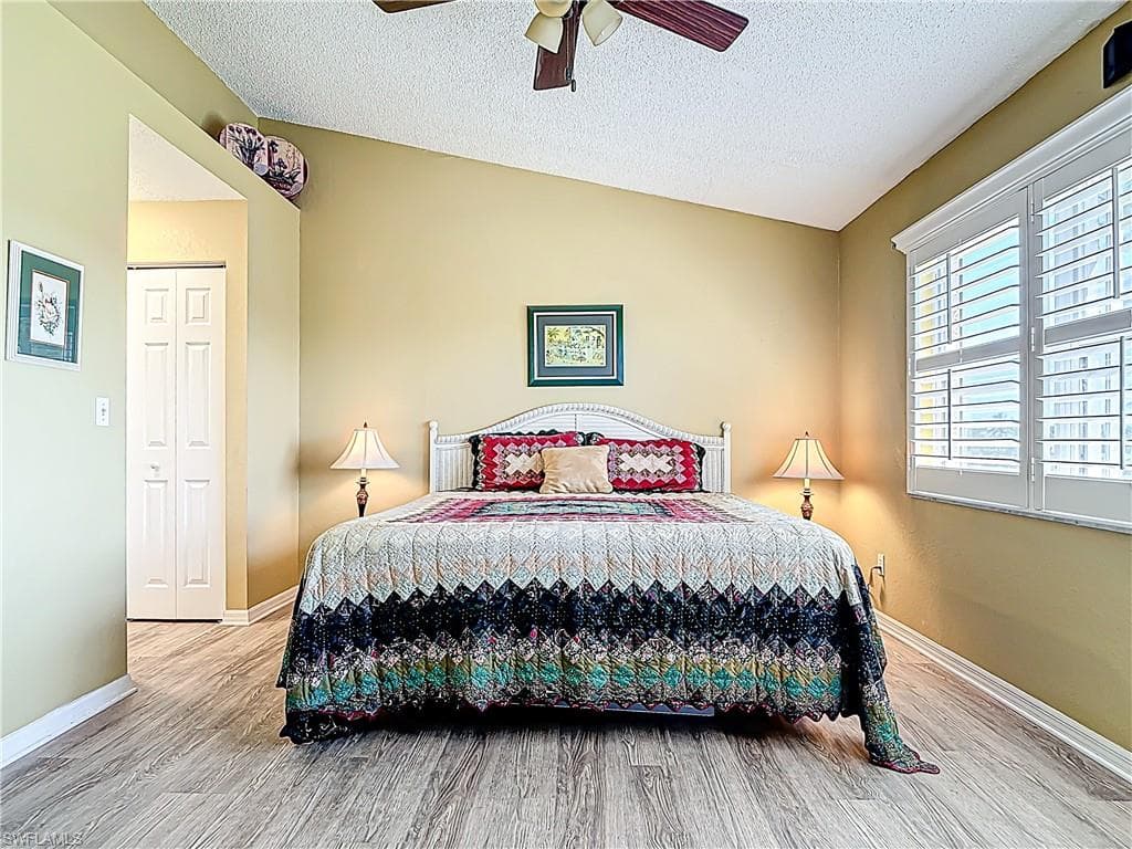 1070 Woodshire Ln E310, Naples, Fl 34105-11