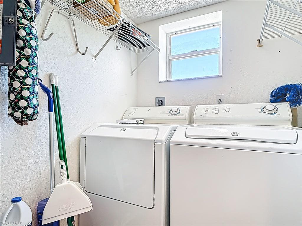 1070 Woodshire Ln E310, Naples, Fl 34105-20