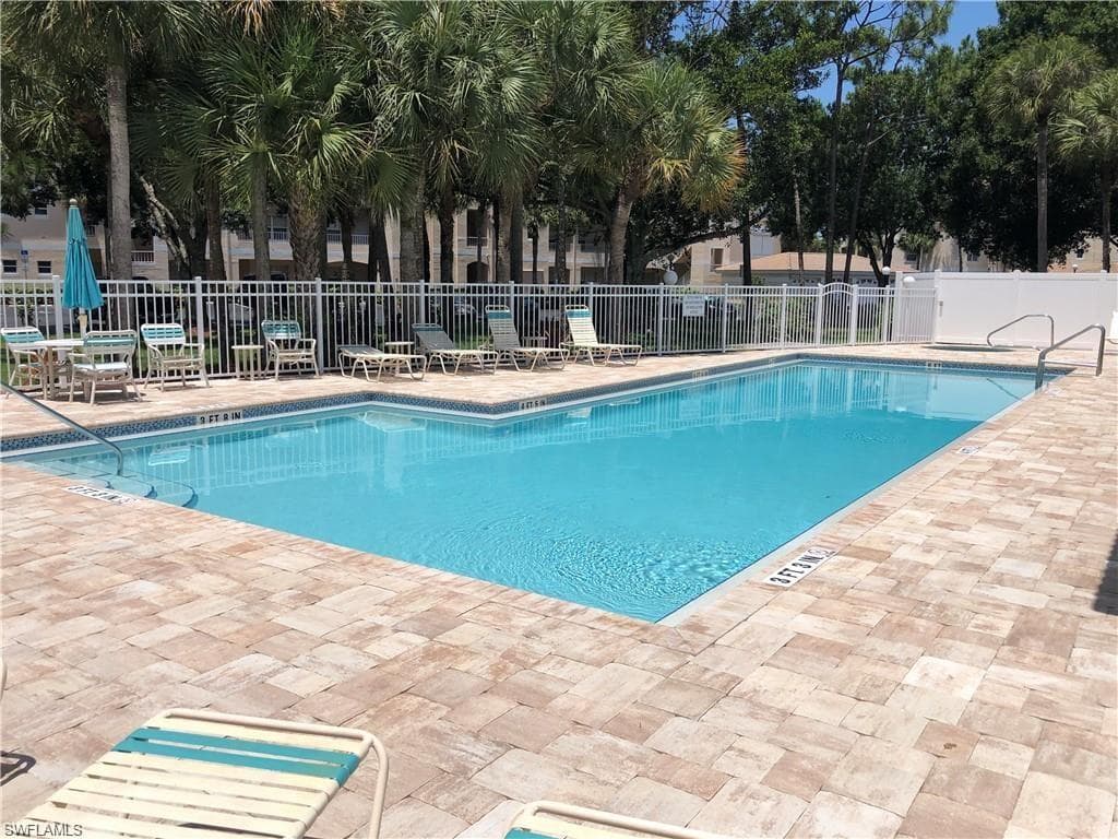 1070 Woodshire Ln E310, Naples, Fl 34105-23
