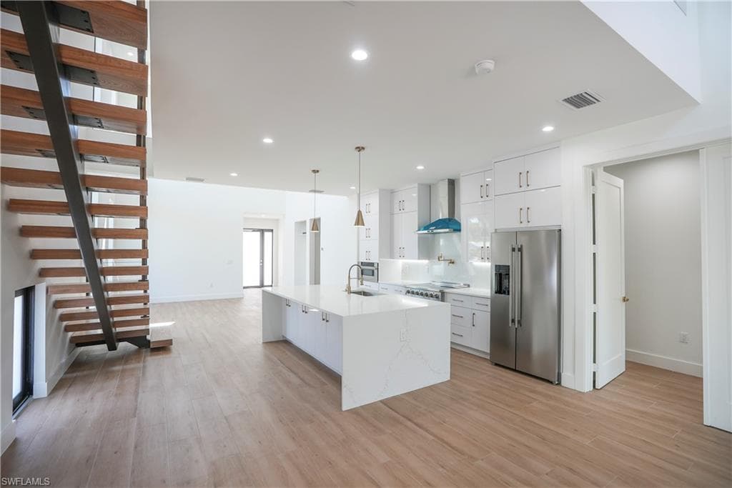 3384 Canal St, Naples, FL 34112-9