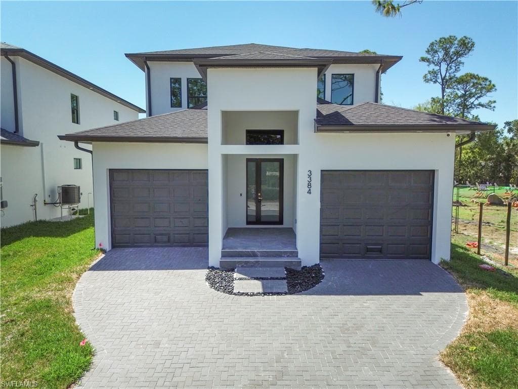 3384 Canal St, Naples, FL 34112-1