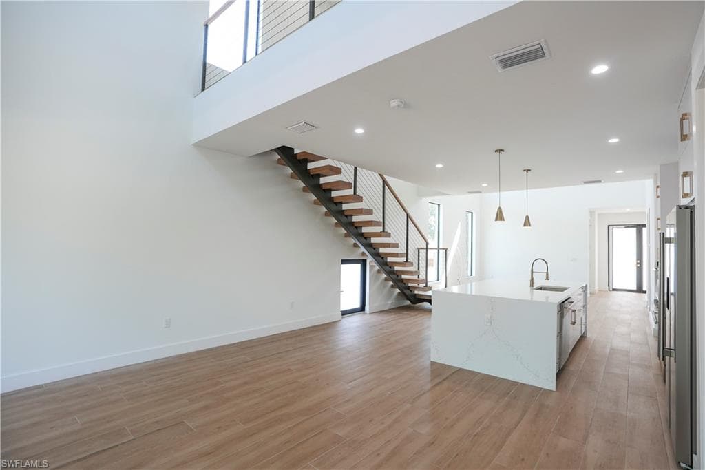 3384 Canal St, Naples, FL 34112-7