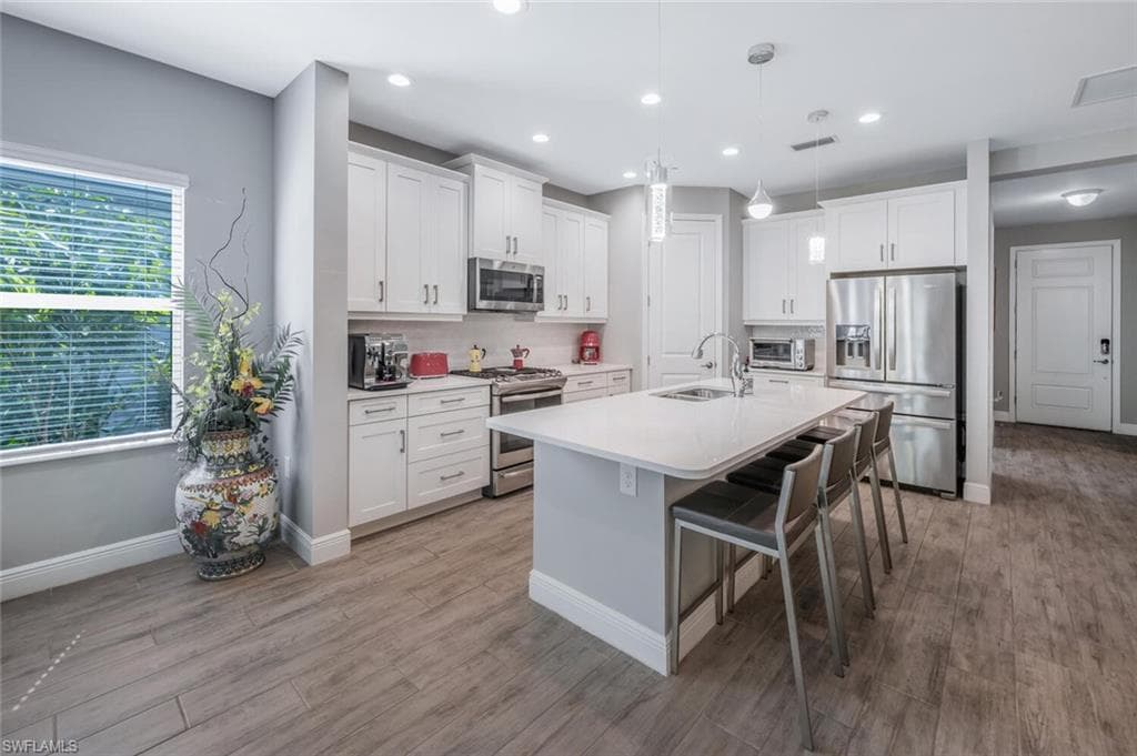 2167 Marquesa Cir, Naples, FL 34112-9