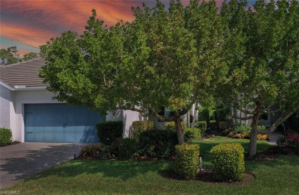 2167 Marquesa Cir, Naples, FL 34112-3