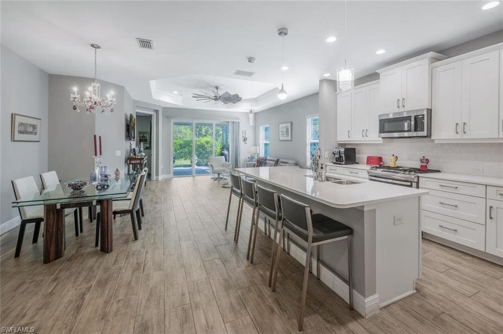 2167 Marquesa Cir, Naples, FL 34112-4