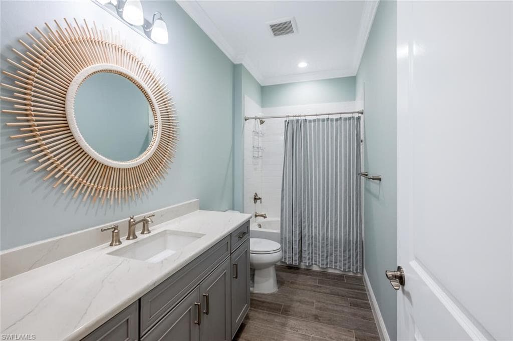 2211 Marquesa Cir, Naples, FL 34112-16