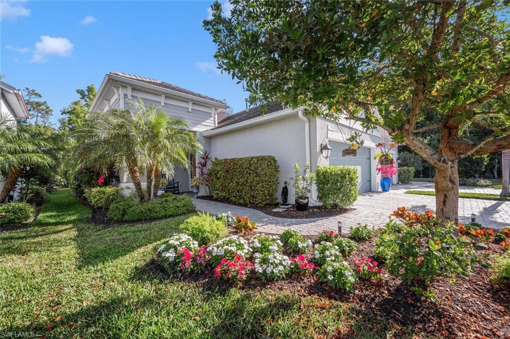 2211 Marquesa Cir, Naples, FL 34112-23