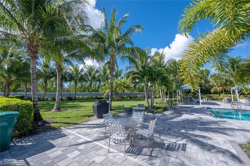 2211 Marquesa Cir, Naples, FL 34112-27