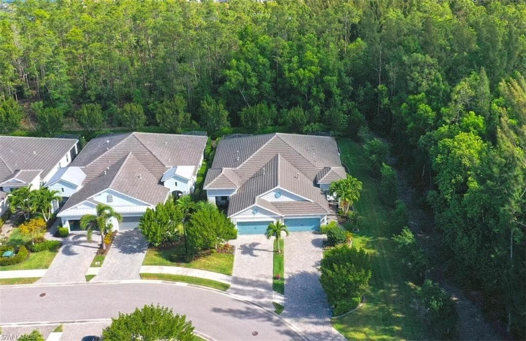 2211 Marquesa Cir, Naples, FL 34112-2