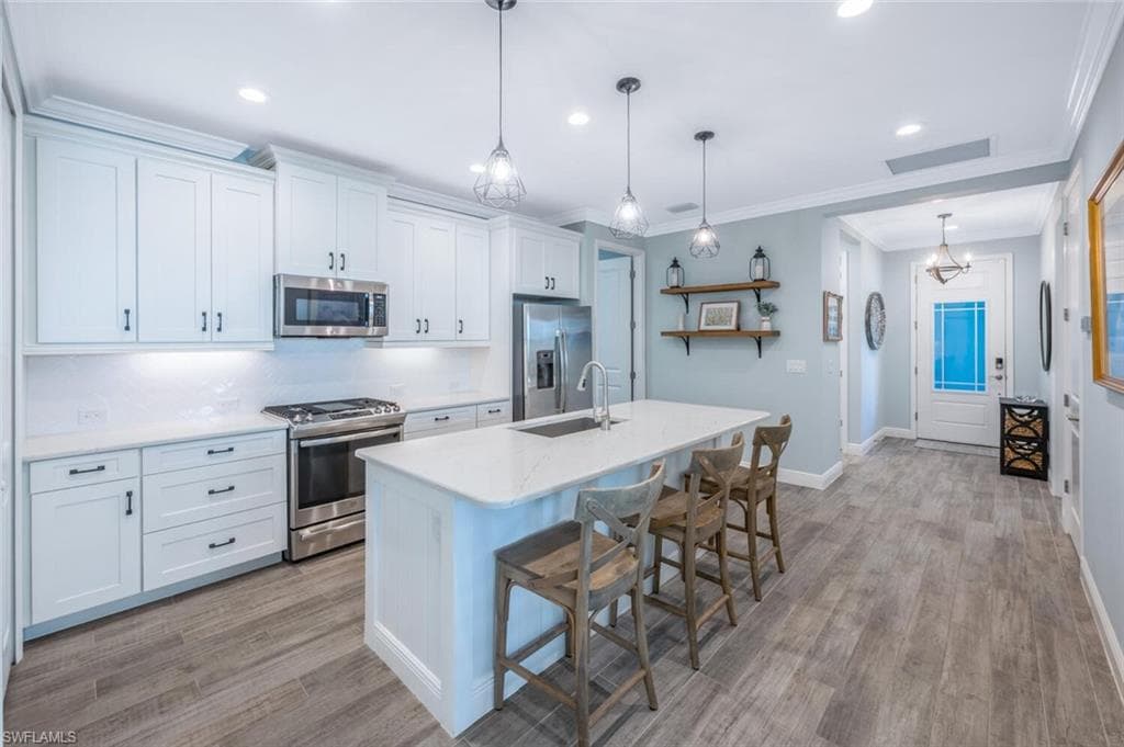2211 Marquesa Cir, Naples, FL 34112-6