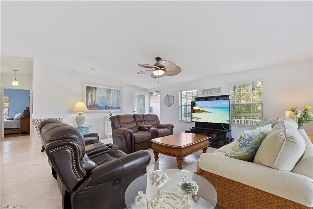1097 Silver Lakes Blvd, Naples, FL 34114-4