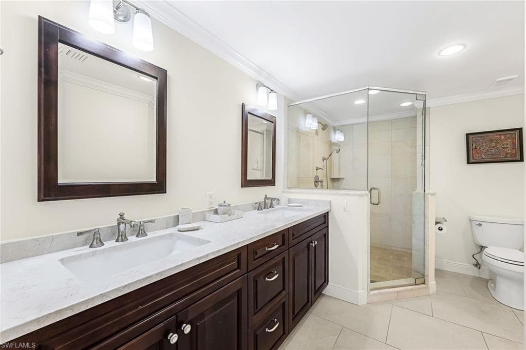 13105 Vanderbilt Dr 306, Naples, FL 34110-13