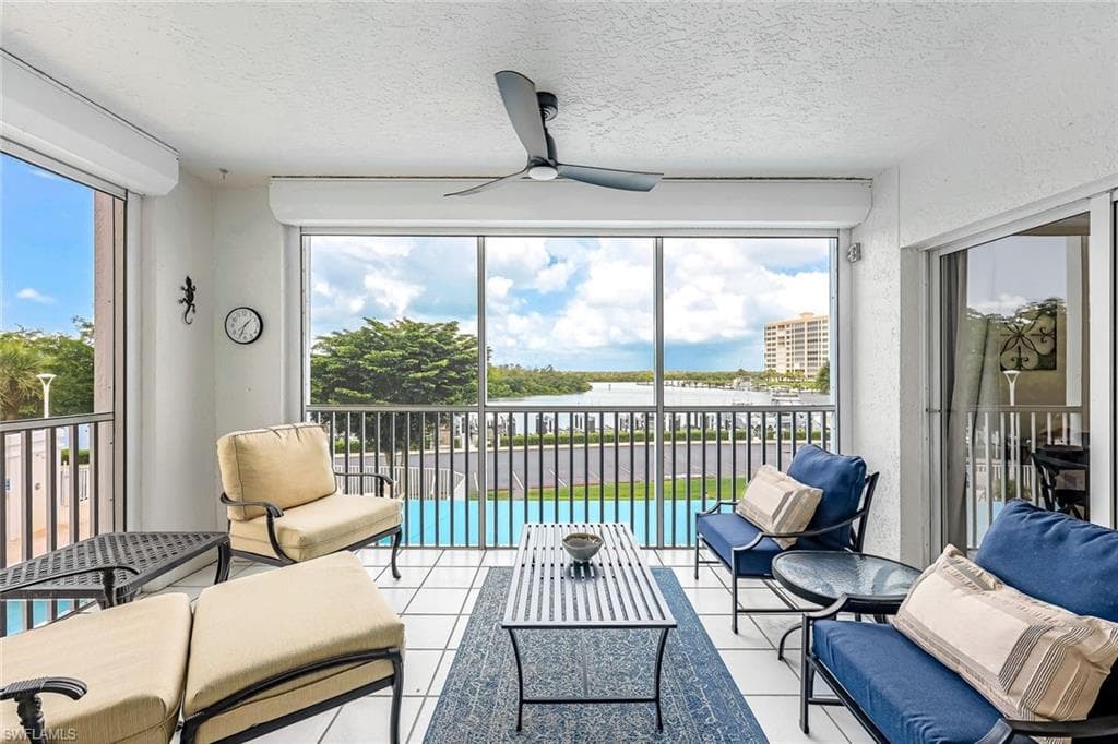 13105 Vanderbilt Dr 306, Naples, FL 34110-17