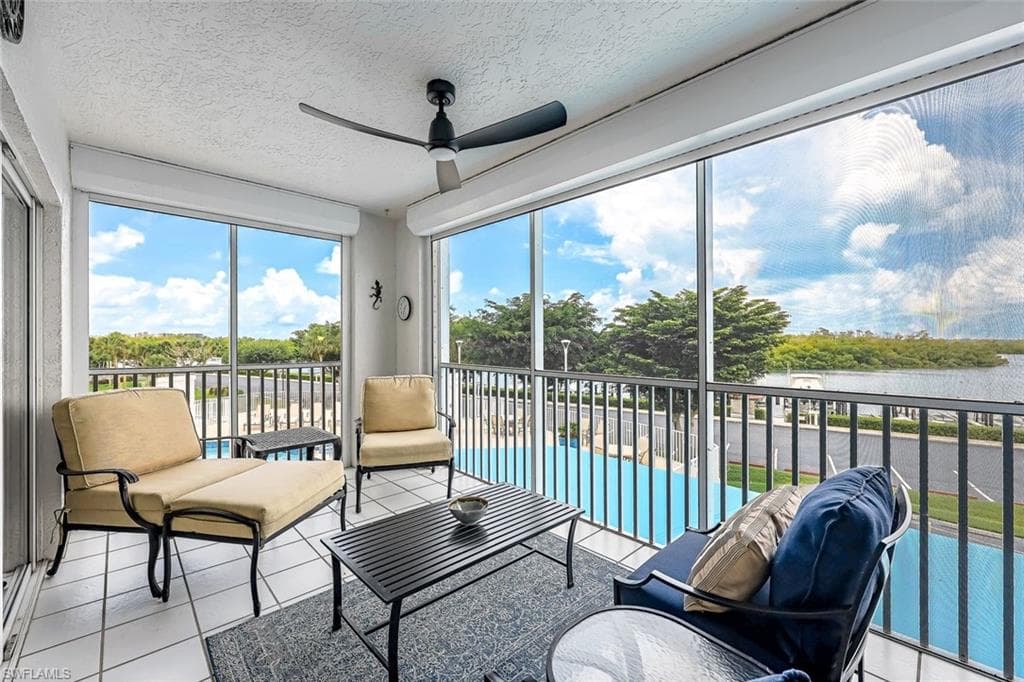 13105 Vanderbilt Dr 306, Naples, FL 34110-18