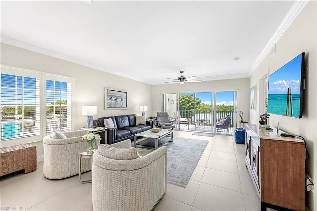 13105 Vanderbilt Dr 306, Naples, FL 34110-3