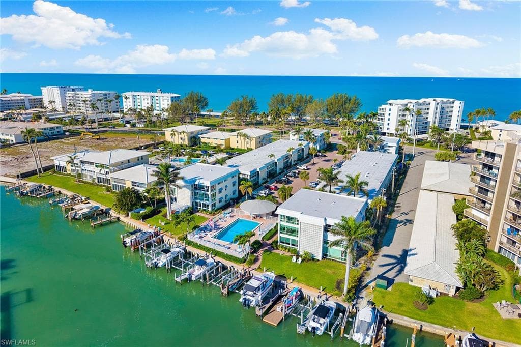 2100 Gulf Shore Blvd N 107, Naples, FL 34102-1