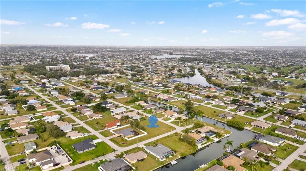 424 14th St, Cape Coral, FL 33990-9