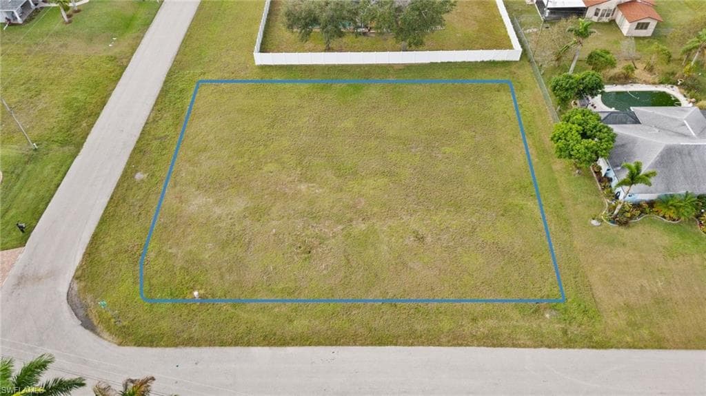 424 14th St, Cape Coral, FL 33990-1