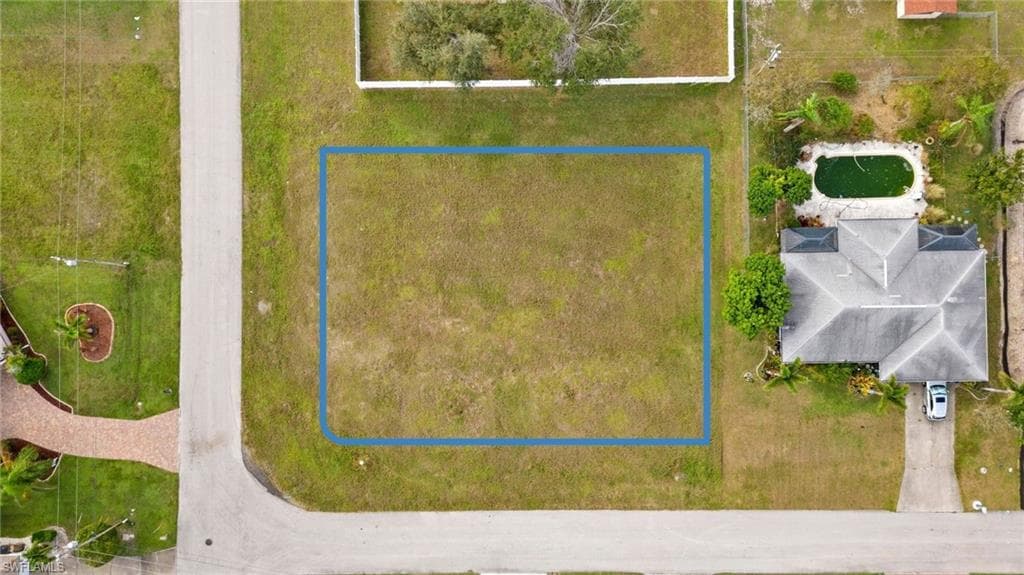424 14th St, Cape Coral, FL 33990-3