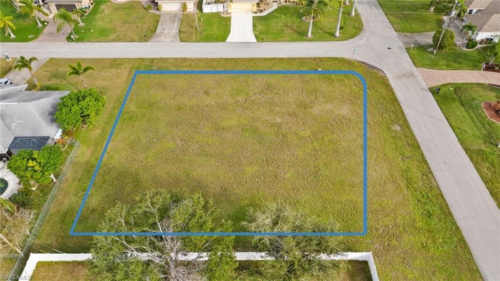 424 14th St, Cape Coral, FL 33990-4