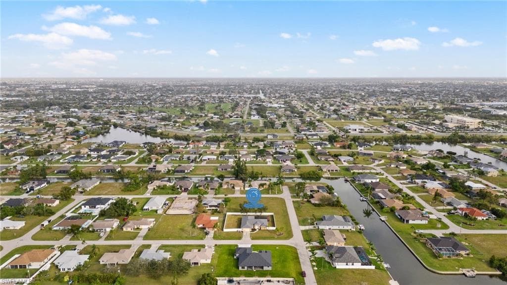 424 14th St, Cape Coral, FL 33990-8