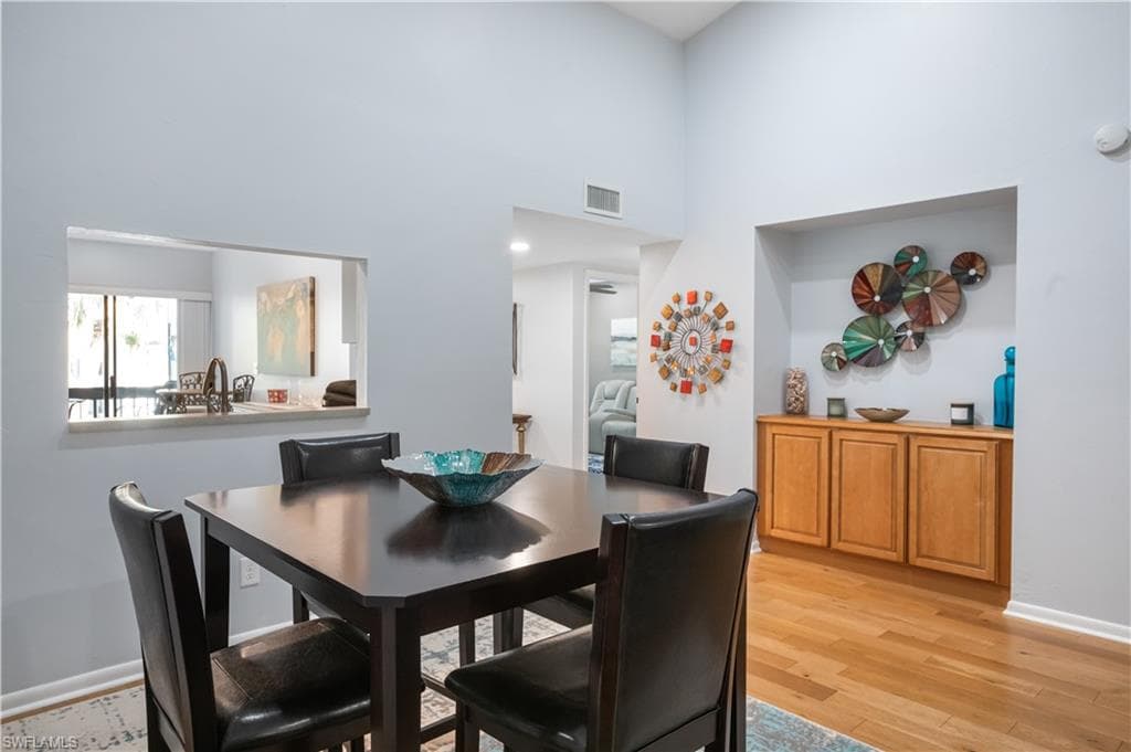1814 Kings Lake Blvd 203, Naples, FL 34112-9