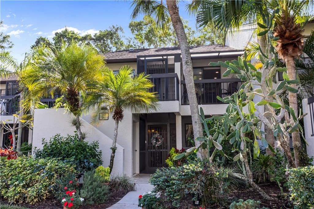 1814 Kings Lake Blvd 203, Naples, FL 34112-1