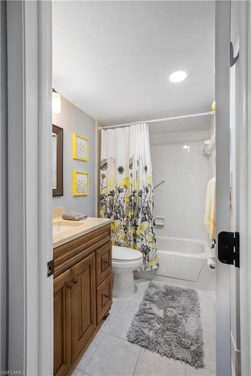 1814 Kings Lake Blvd 203, Naples, FL 34112-29