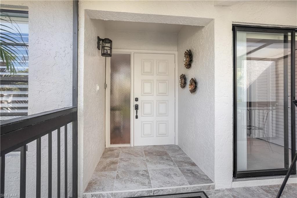 1814 Kings Lake Blvd 203, Naples, FL 34112-4