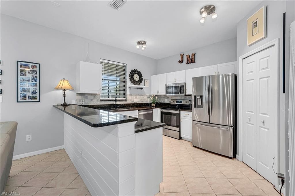 14821 Pinnacle Pl 360, Naples, FL 34119-11