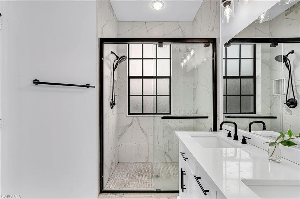 14821 Pinnacle Pl 360, Naples, FL 34119-21