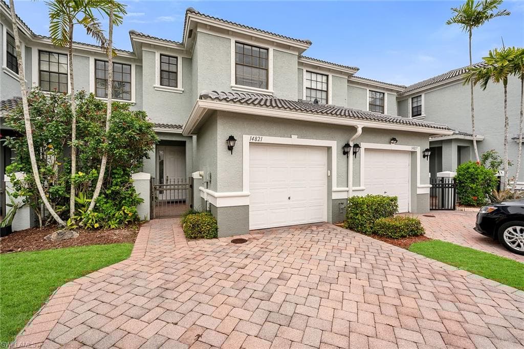 14821 Pinnacle Pl 360, Naples, FL 34119-2