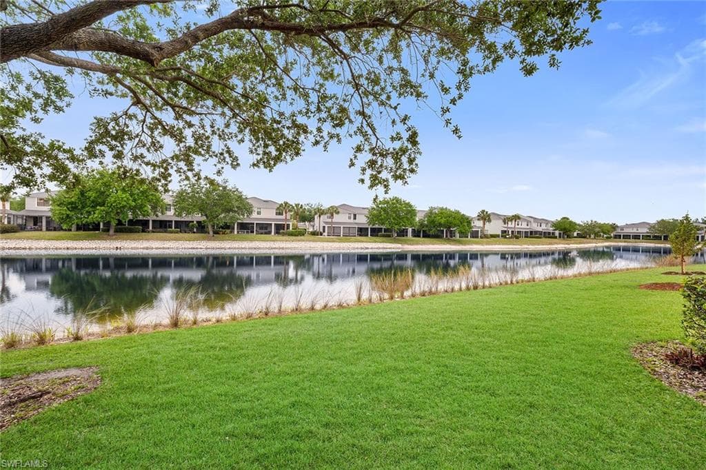 14821 Pinnacle Pl 360, Naples, FL 34119-37