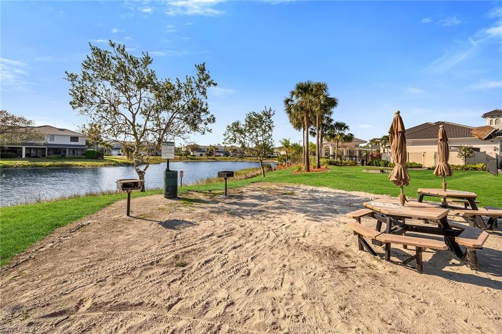 14821 Pinnacle Pl 360, Naples, FL 34119-40
