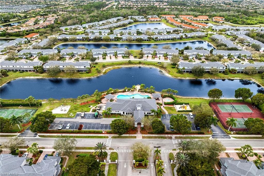 14821 Pinnacle Pl 360, Naples, FL 34119-43