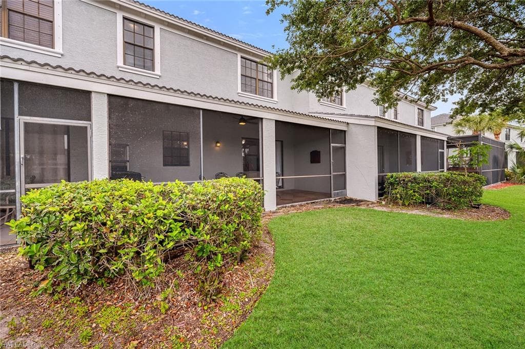 14821 Pinnacle Pl 360, Naples, FL 34119-45