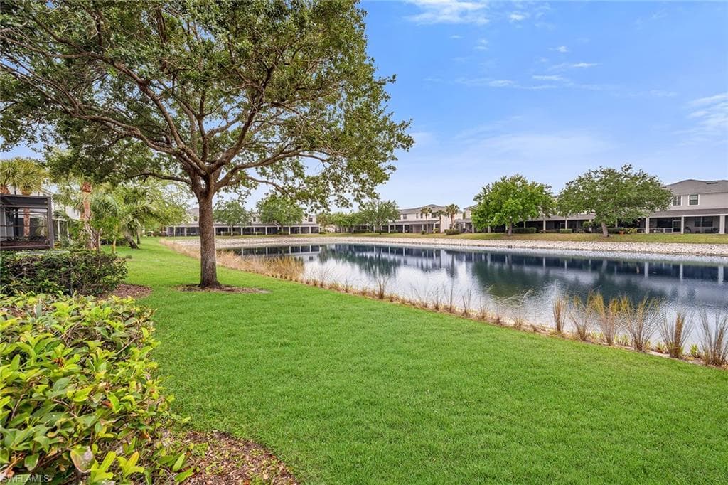 14821 Pinnacle Pl 360, Naples, FL 34119-48