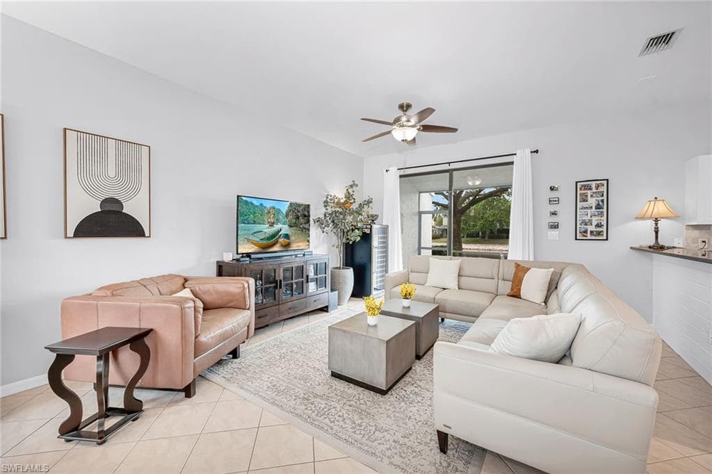 14821 Pinnacle Pl 360, Naples, FL 34119-4
