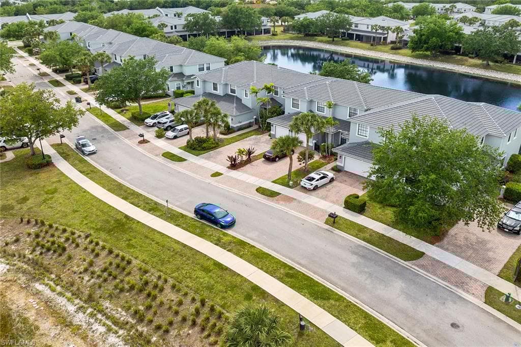 14821 Pinnacle Pl 360, Naples, FL 34119-50