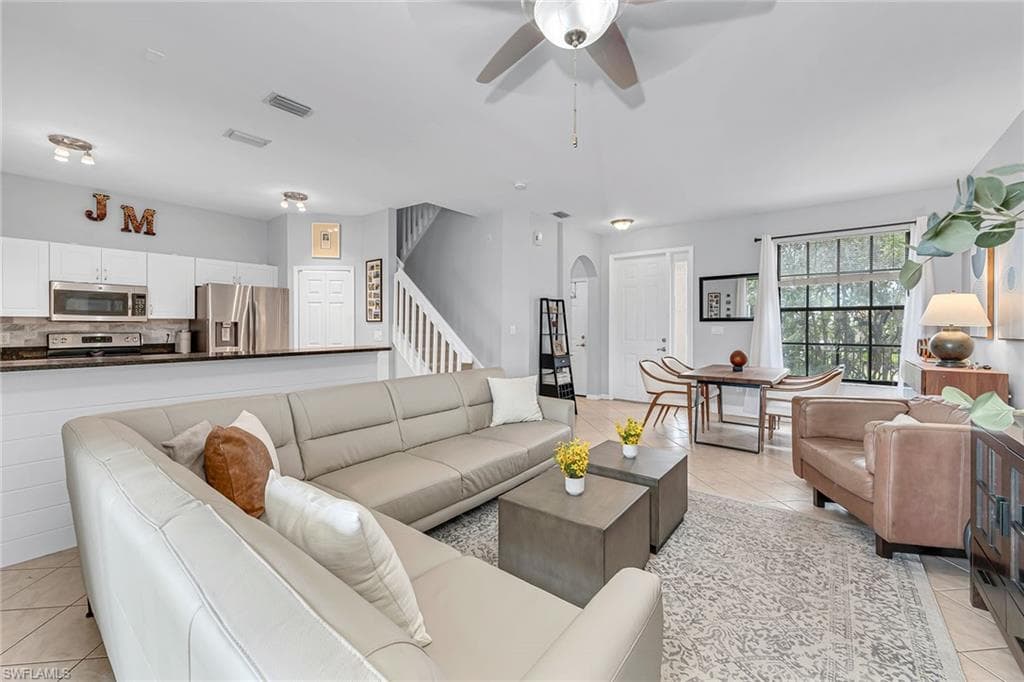 14821 Pinnacle Pl 360, Naples, FL 34119-6