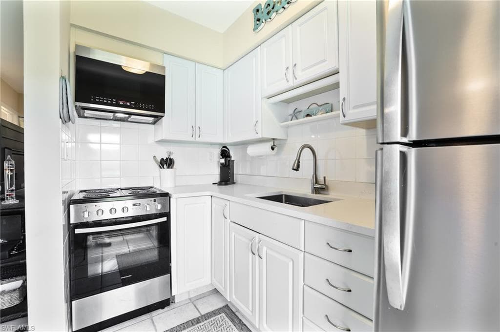 240 Collier Blvd F1, Marco Island, FL 34145-5