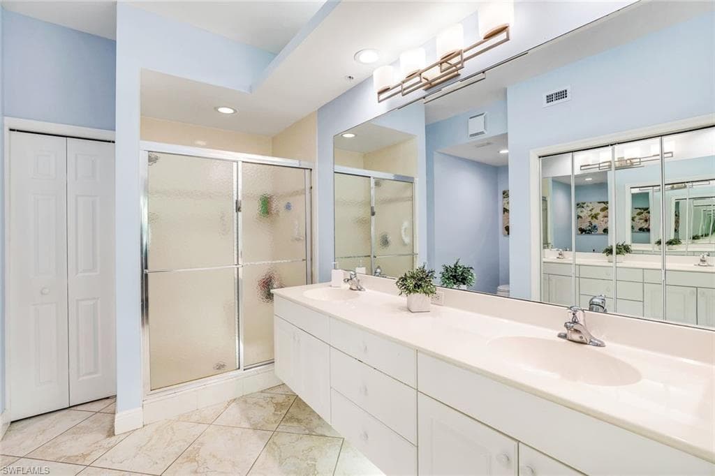 2350 Hidden Lake Ct 8511, Naples, FL 34112-17