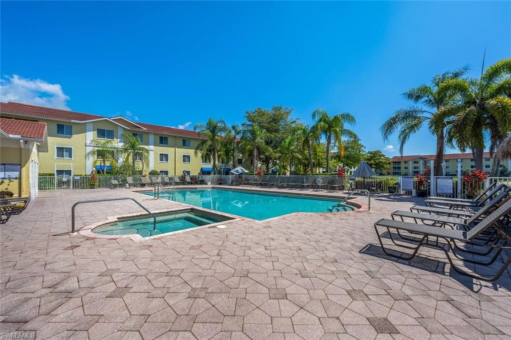 8287 Key Royal Ln 1531, Naples, FL 34119-25