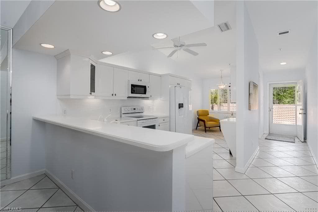 6660 Beach Resort Dr 16, Naples, FL 34114-9