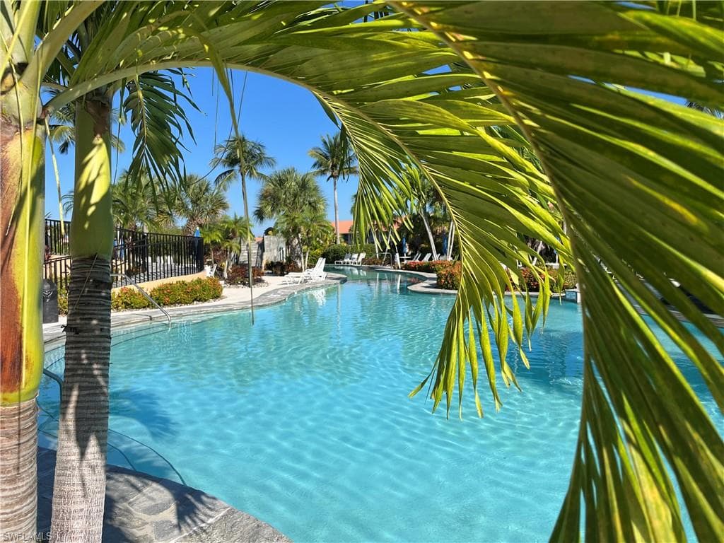 6660 Beach Resort Dr 16, Naples, FL 34114-35