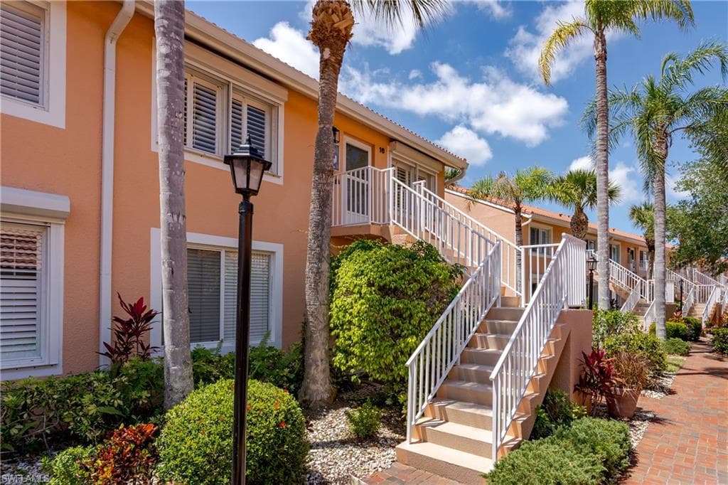 6660 Beach Resort Dr 16, Naples, FL 34114-3