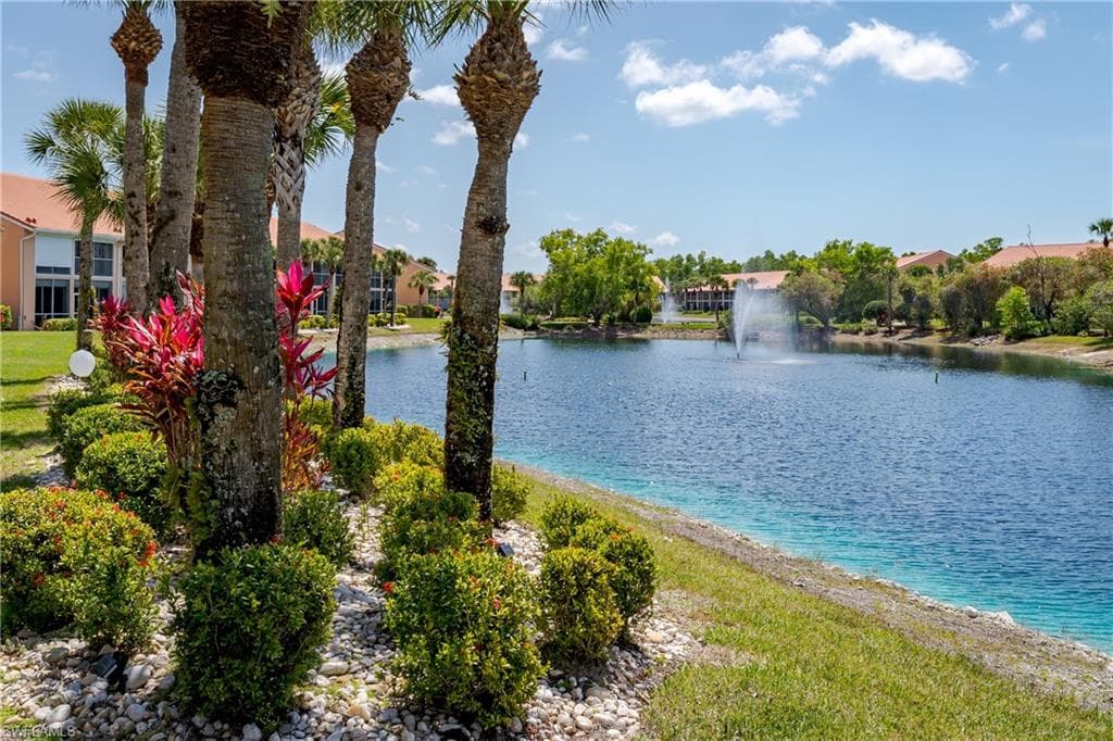 6660 Beach Resort Dr 16, Naples, FL 34114-4